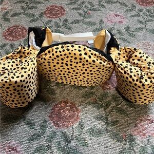 Little fin swimmer Zara leopard print 🖤🐆
Never used. No longer made.